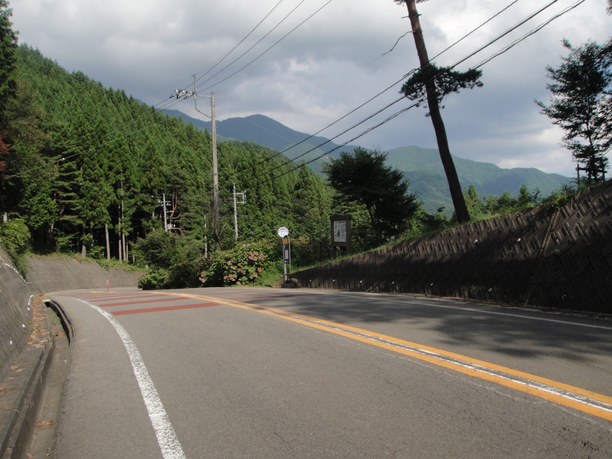 鶴峠 (奈良倉山登山口)