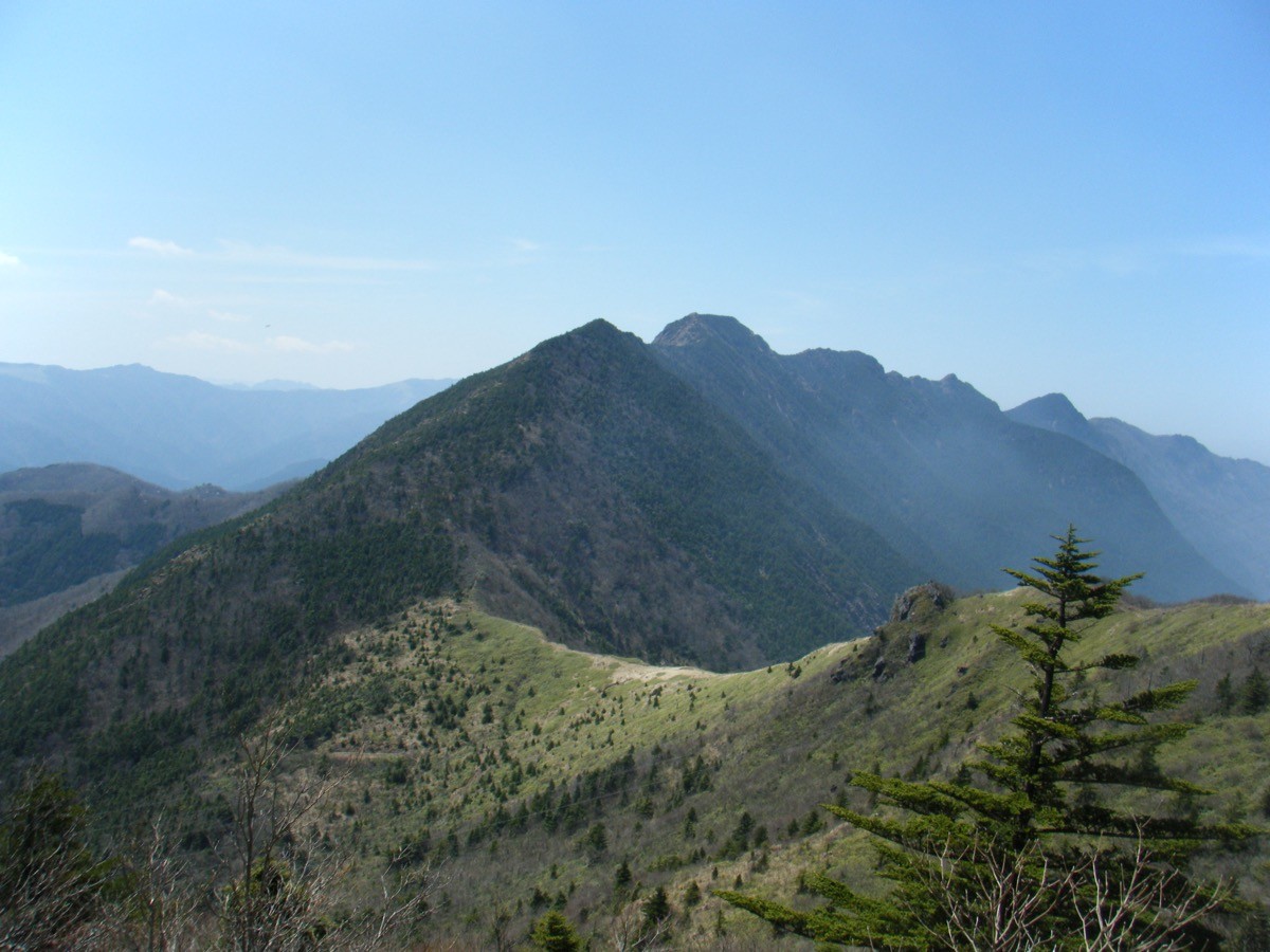 東赤石山