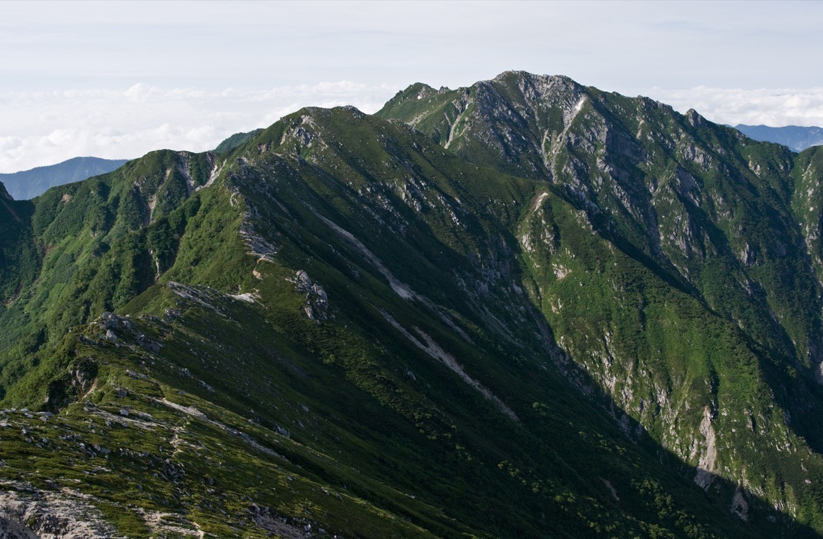 空木岳から見た南駒ヶ岳