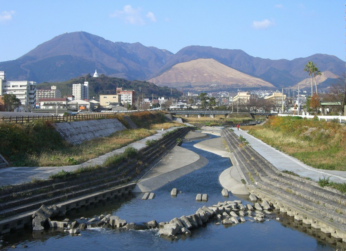 鶴見岳の山頂