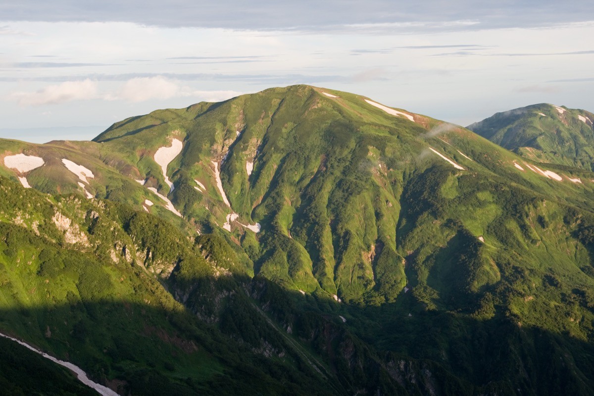 後立山連峰の雪倉岳